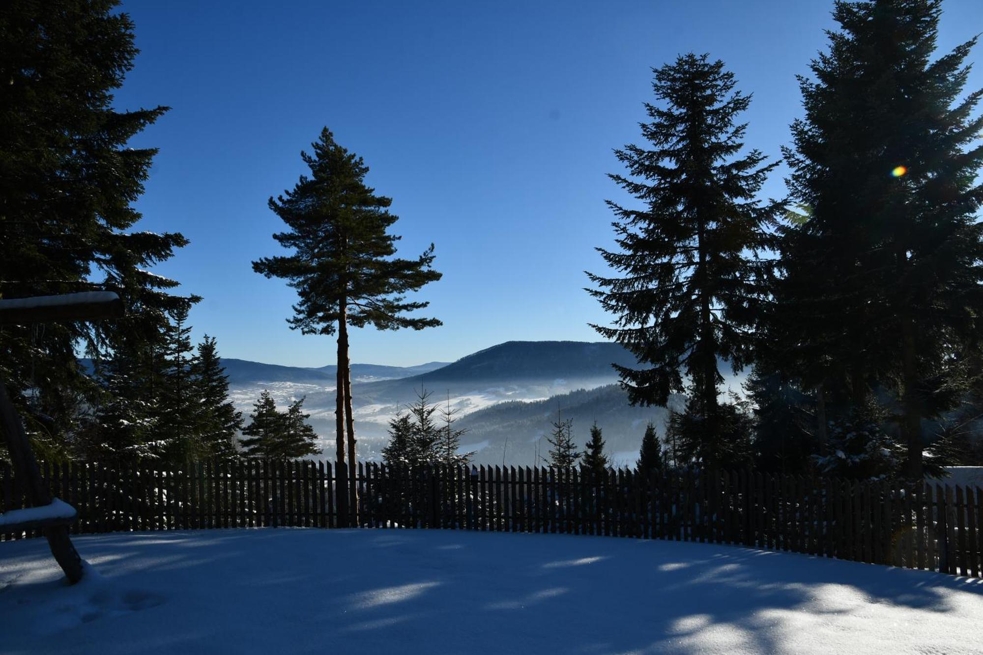 Bed and Breakfast Gosciniec Pod Lubomirem Weglowka  Экстерьер фото