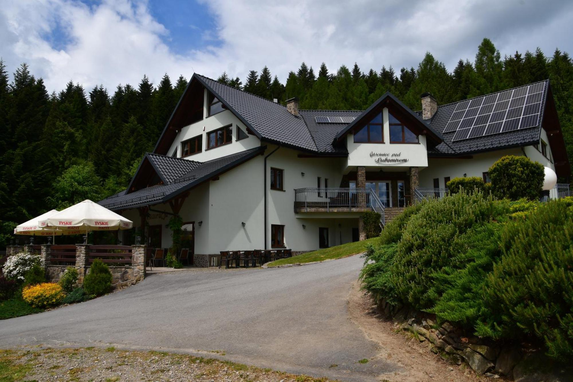 Bed and Breakfast Gosciniec Pod Lubomirem Weglowka  Экстерьер фото